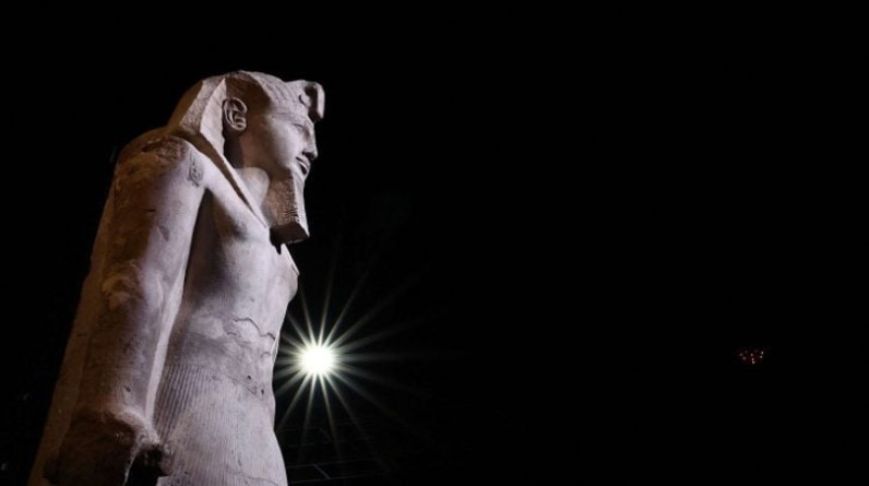 وزارة السياحة والآثار المصرية: لا صحة لما يتردد عن تأثر تمثال رمسيس الثاني بالمتحف الكبير بمياه الأمطار- (فيديو وتدوينات)